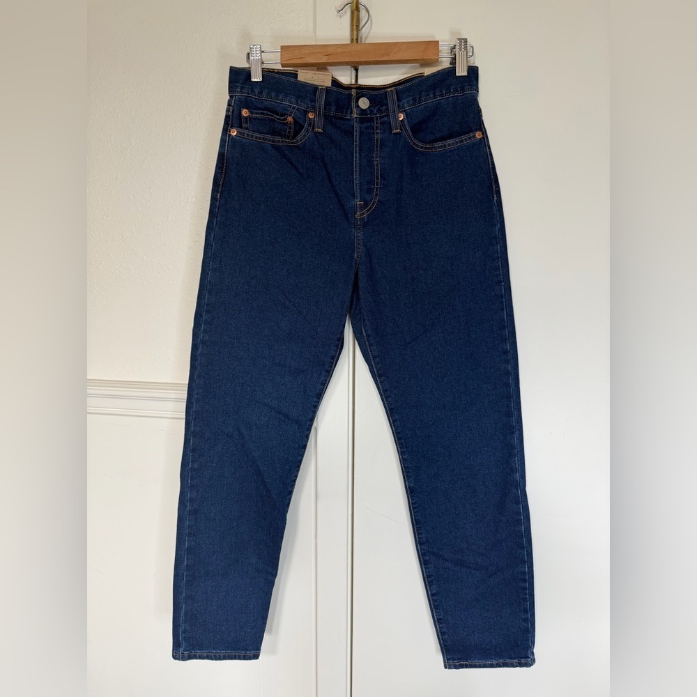 Levi's women’s high rise wedgie fit Jeans in Classic Blue size 28 new with tag